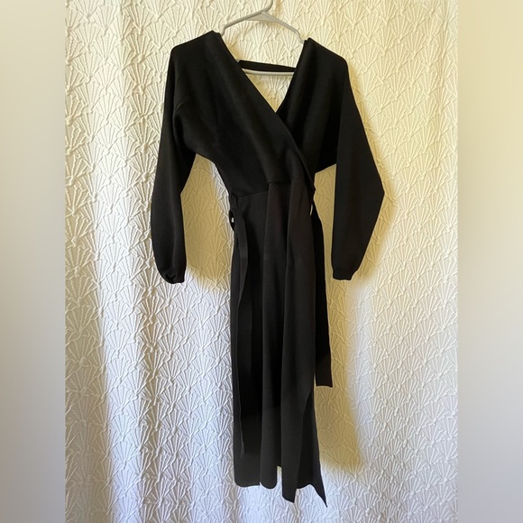 Fitted Black Knit Faux Wrap Dress w/ Waist Tie and Side Slits - Picture 2 of 4